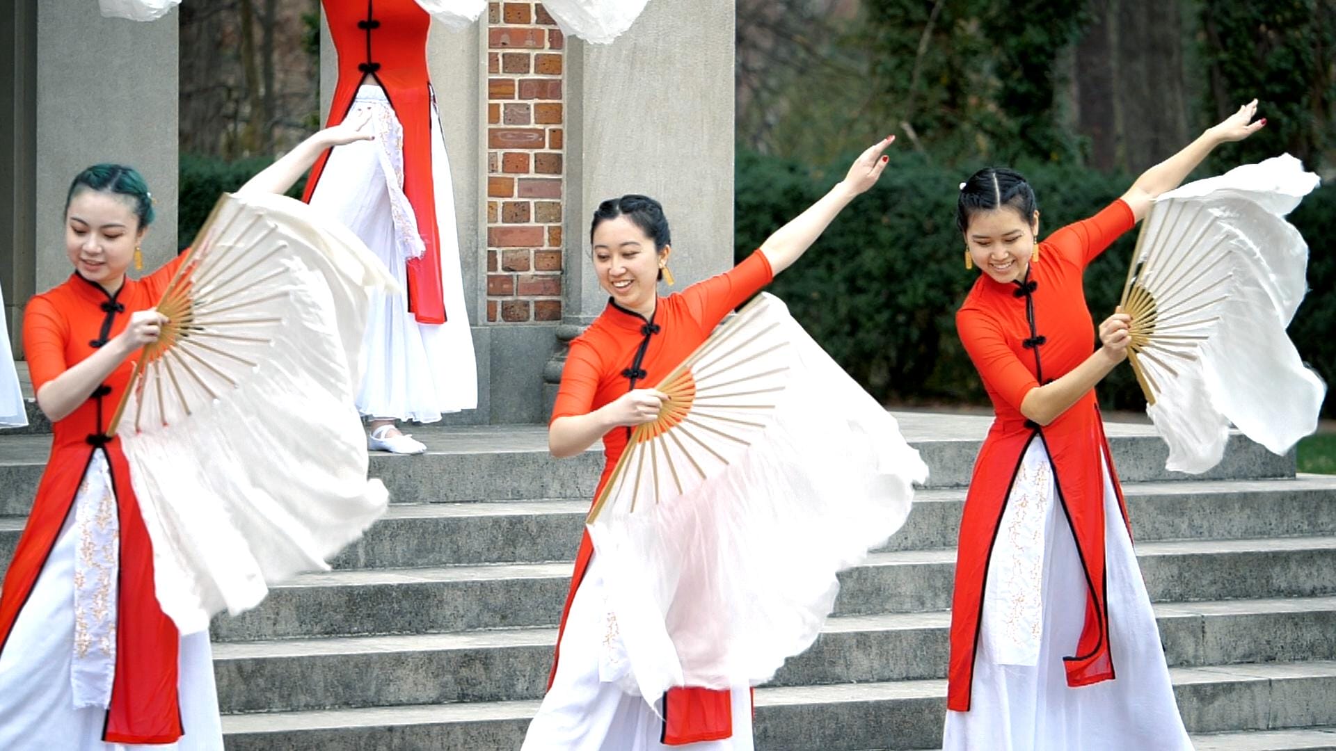 Exploring the Rich ⁣History and Diversity of Traditional Dance and Music