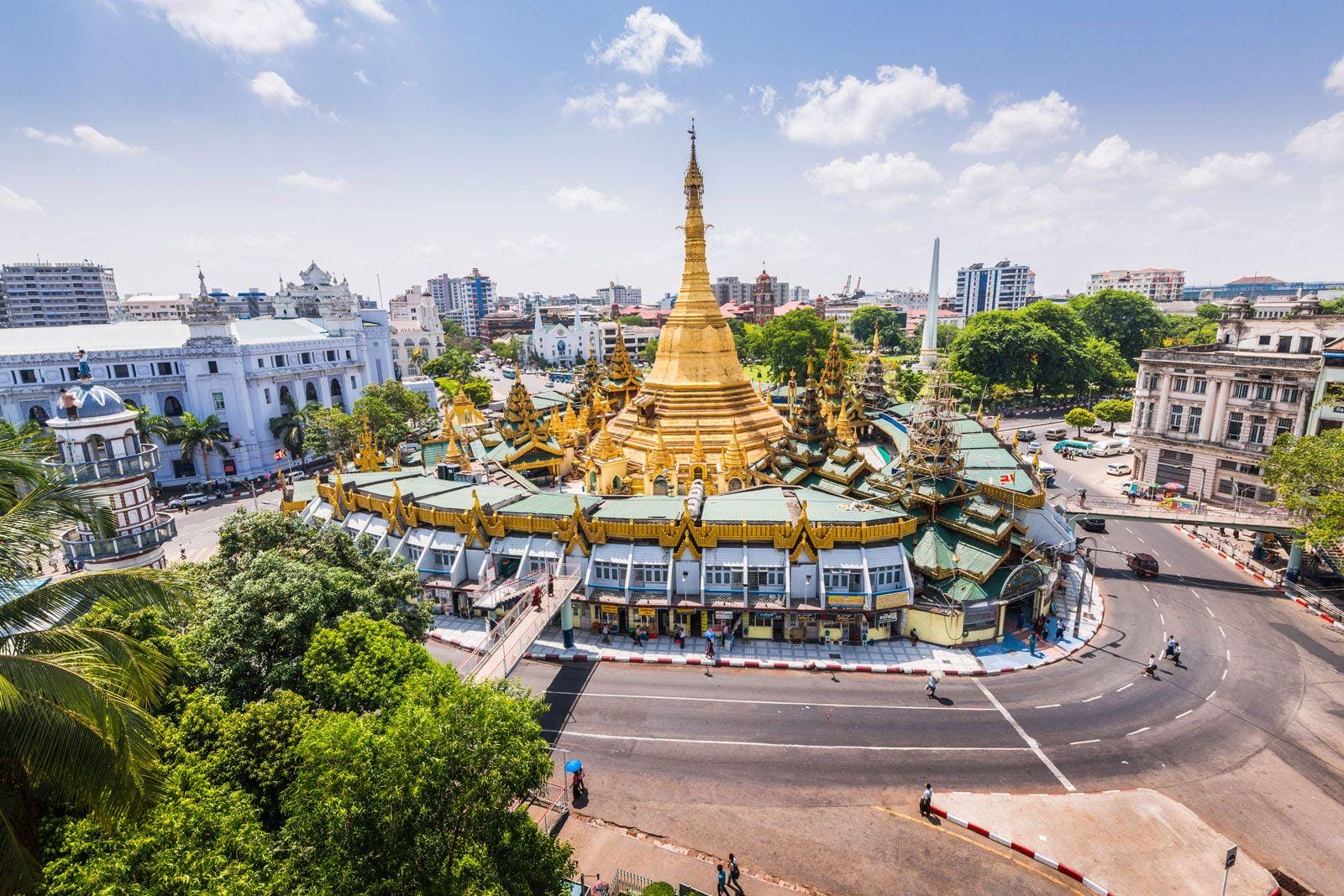 Floating over Myanmar's ‍Temples and ⁢Pagodas in Bagan