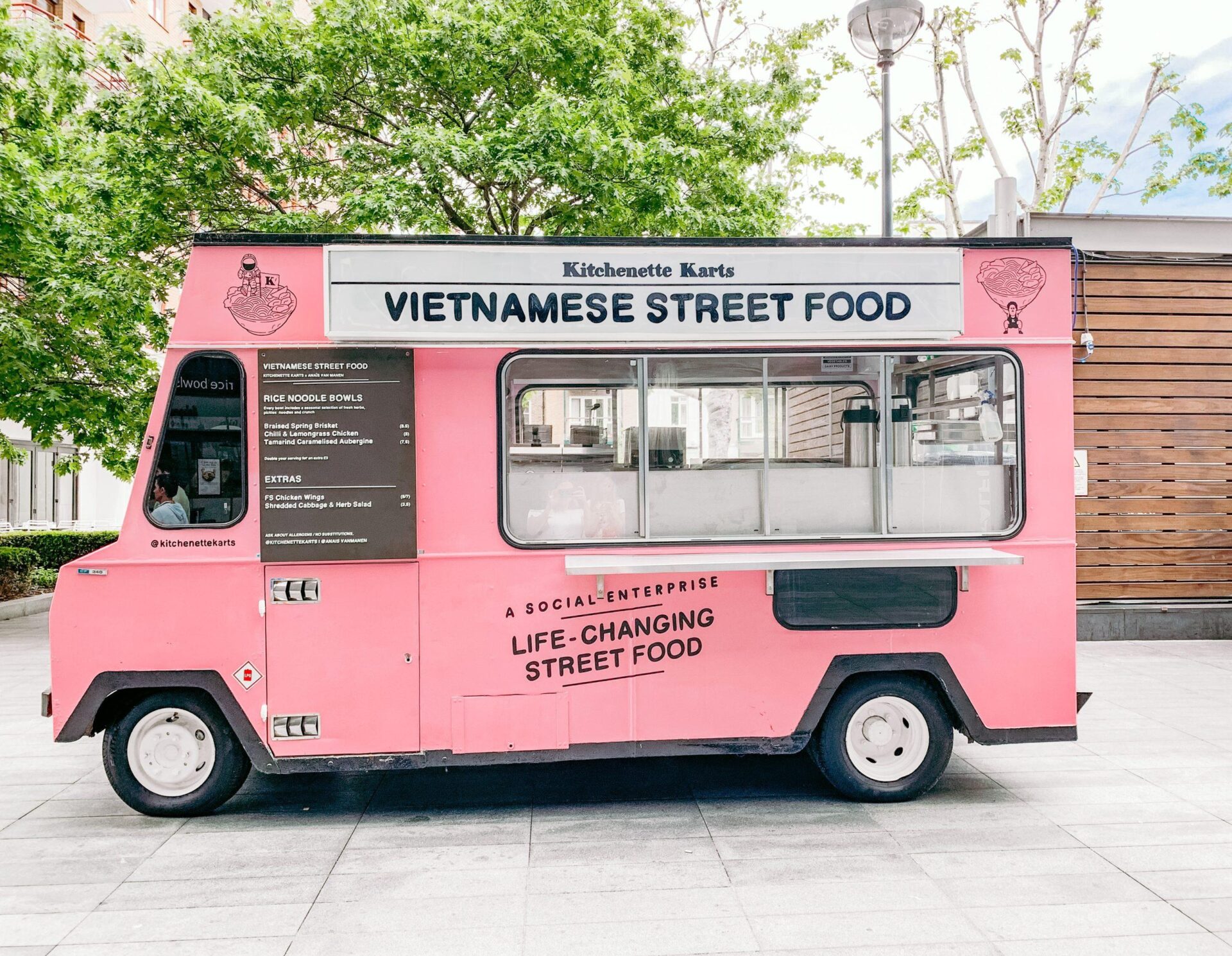 Must-Try Food Trucks for Foodies Globetrotters